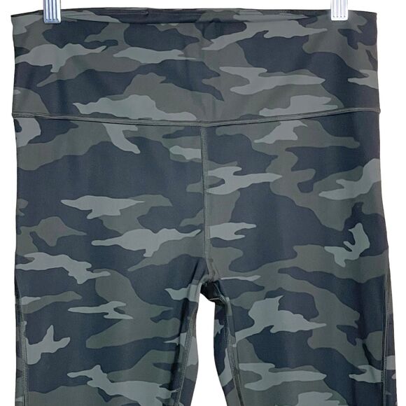 Athleta Ultimate 7/8 Tights High Waist Camo Leggings Stash Pockets Size M - Picture 3 of 10